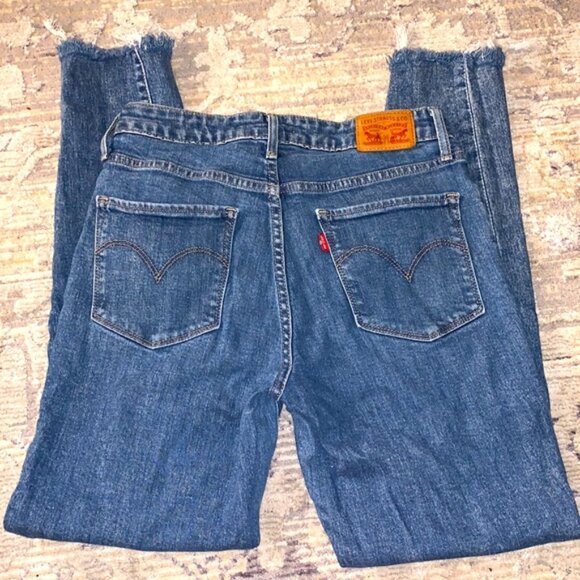 Levi’s 721 HIGH RISE SKINNY WOMEN'S jeans Size 29, raw hem, super flattering! - Picture 4 of 4